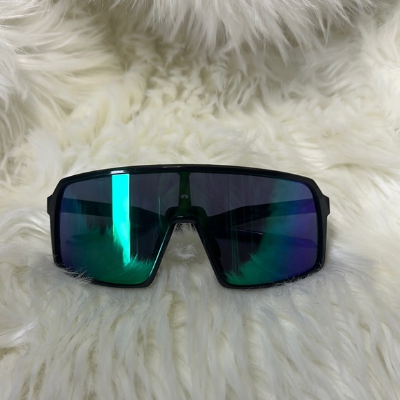 Used Oakley Black and Green Sunglasses - Picture 1 of 5